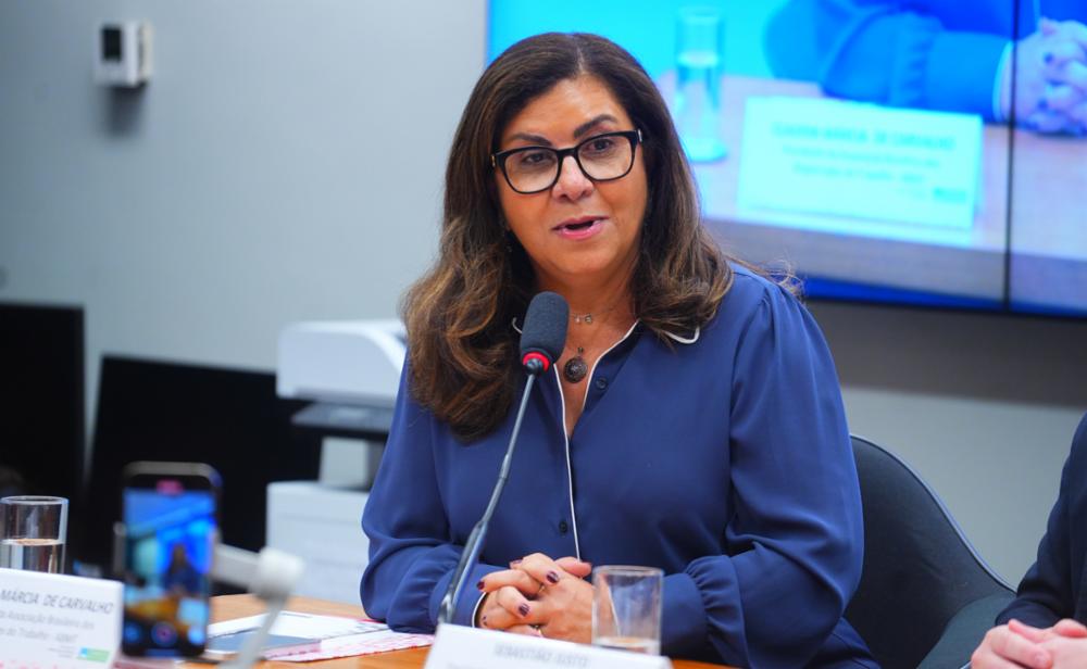 Tribunais listam benefícios a juízes depois de juíza reclamar lanche