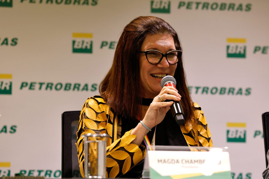 Presidente da Petrobras desafia críticos após anúncio de lucro