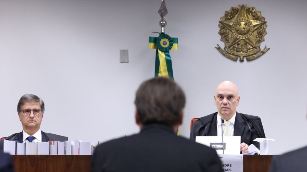 PF repete que Bolsonaro não interferiu em investigações