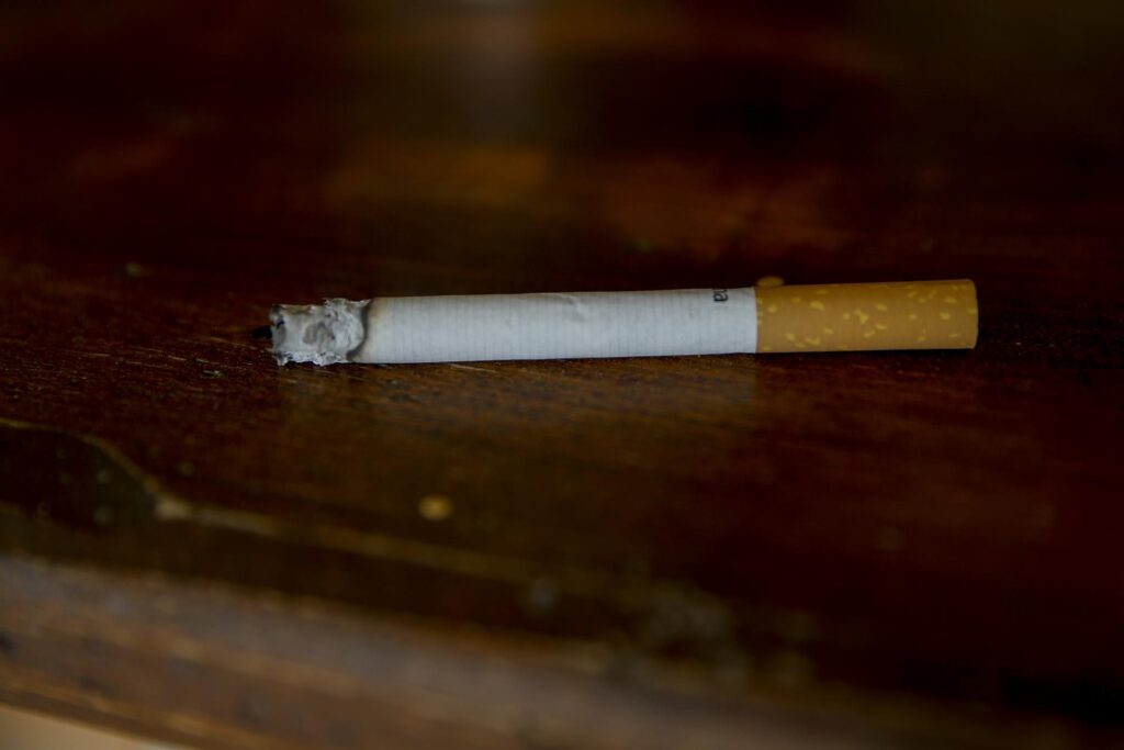 Governo eleva imposto do cigarro para compensar subsídios de combustíveis