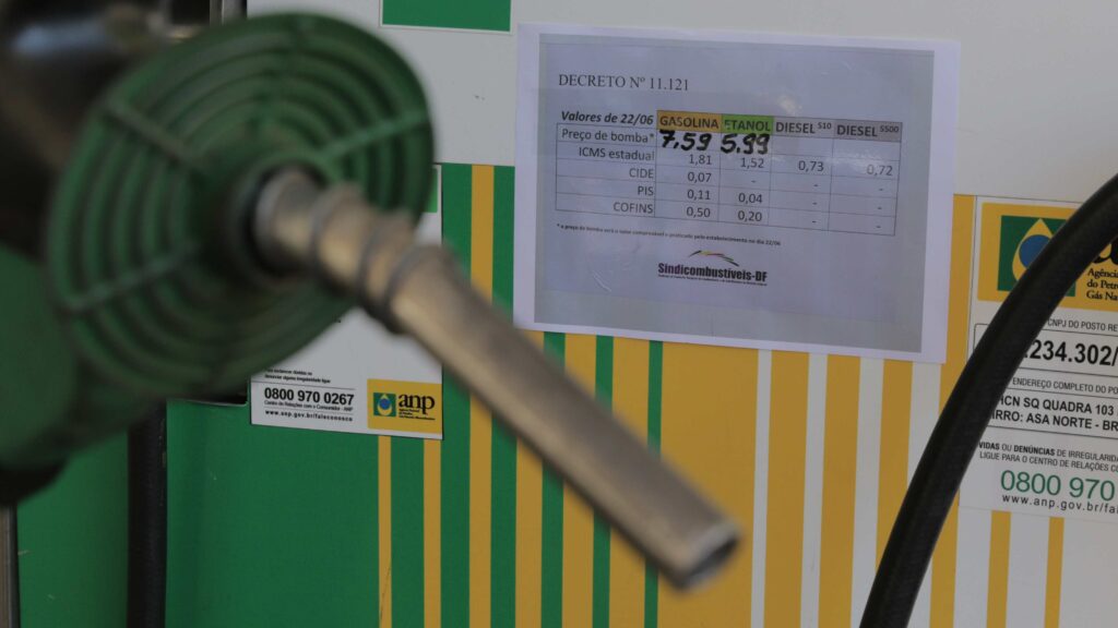 Governo Lula quer elevar teor de etanol na gasolina para 32%