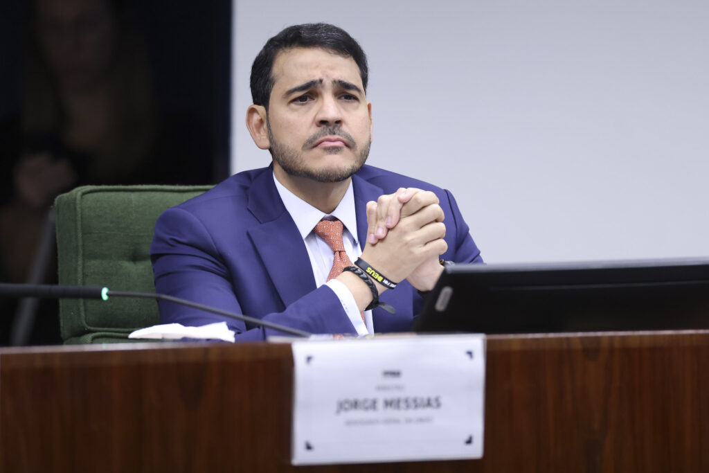 promessas e aceno evangélico ao Senado
