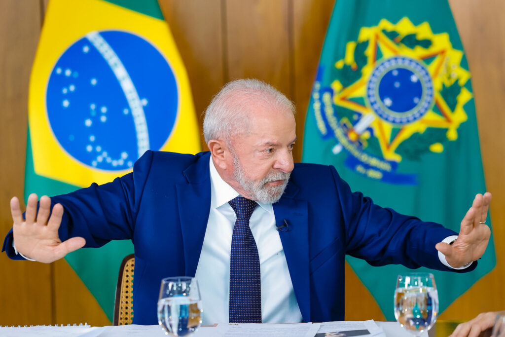 Lula acusa Trump de “ameaçar todo mundo”, mas Brasil “quer paz”