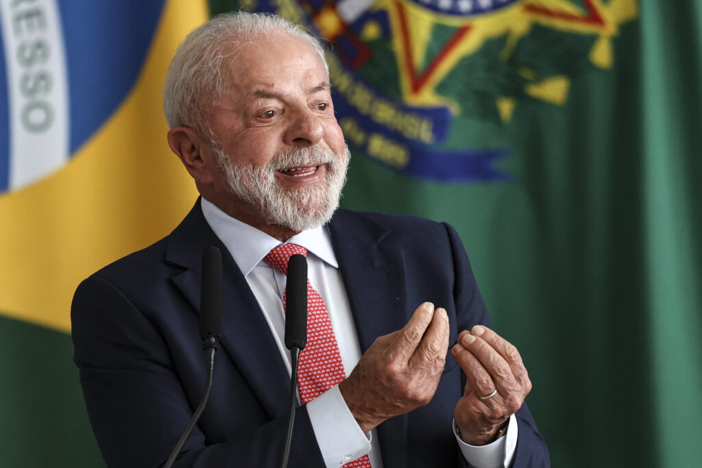Lula critica fim do imposto sindical