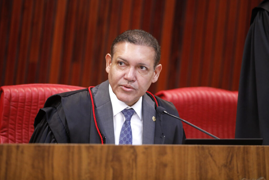 Nunes Marques e esposa viajaram em jato ligado ao Master