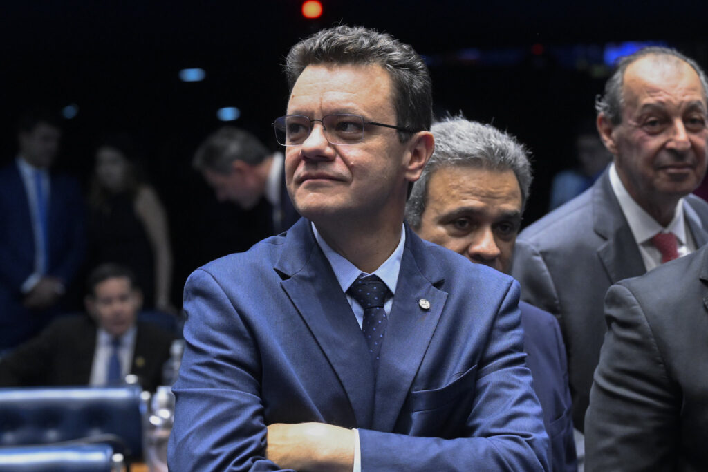 Senado aprova indicação e deputado do PT é eleito novo ministro do TCU