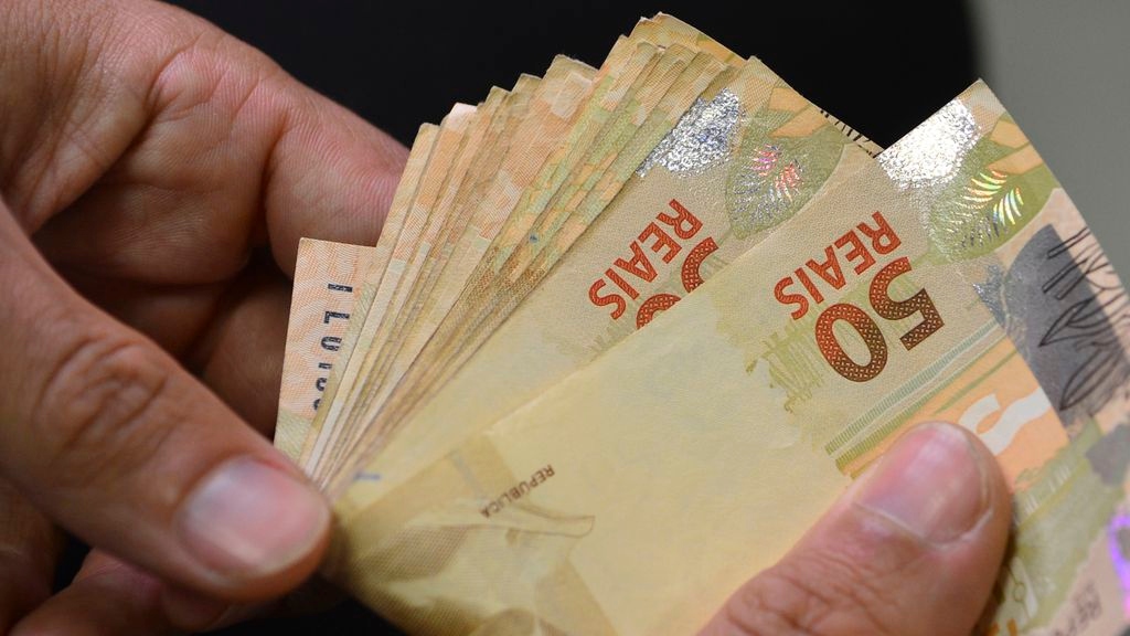 Governo Lula estuda novo programa para renegociar dívidas das famílias