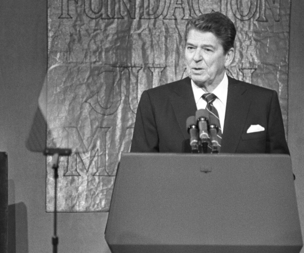 Ronald Regan sofreu atentado no mesmo hotel de Trump